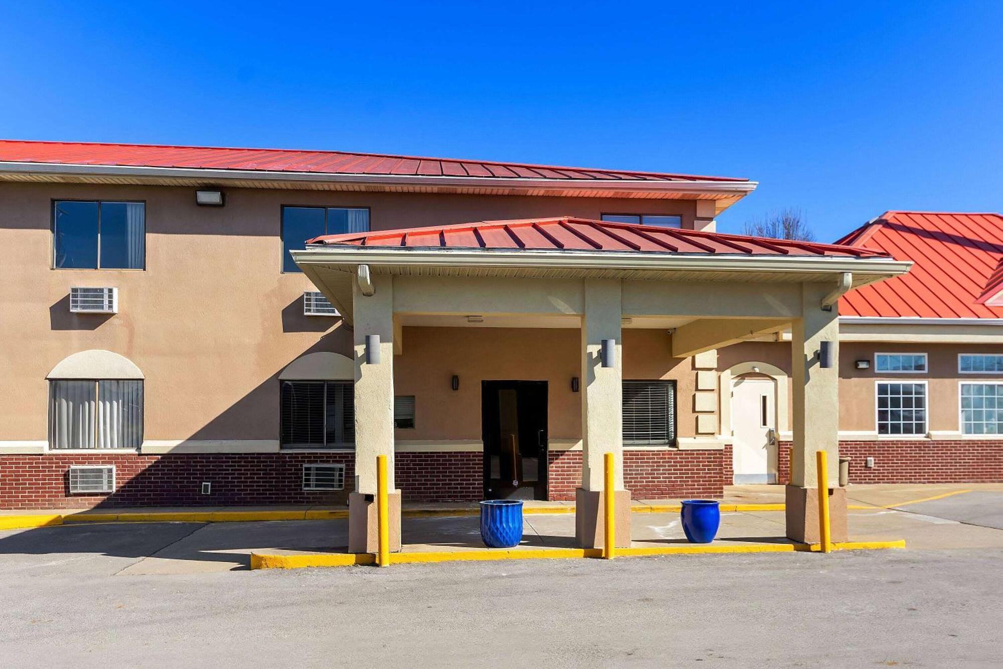 Super 8 By Wyndham Elizabethtown Hotel Exterior photo